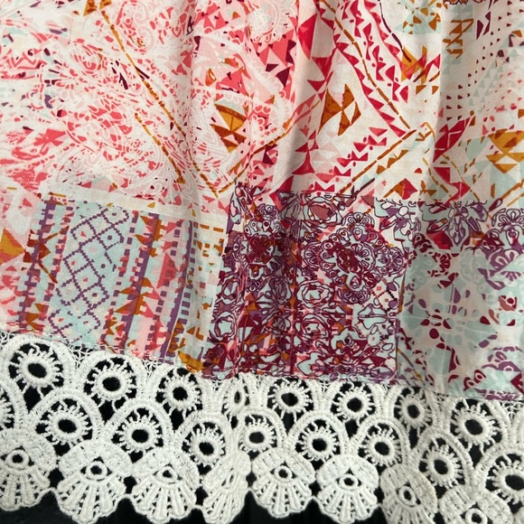 Lace detailed pink tank - Picture 3 of 4